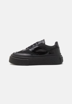 MM6 Maison Margiela Trainers - black/stretch limo
