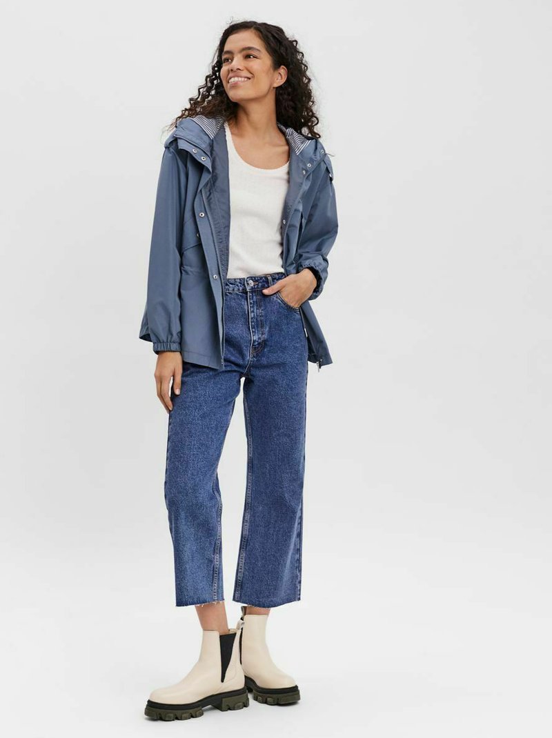 Damen Leichte Jacken | Vero Moda VMEVERLY BOOS Leichte Jacke china blue/blaugrau - TU43196 Damen Leichte Jacken | Vero Moda VMEVERLY BOOS Leichte Jacke china blue/blaugrau - TU43196