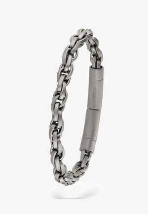 Mattes silbernes Gliederarmband mit dicken, ineinandergreifenden Gliedern und einem glatten Magnetverschluss, der mit "s.Oliver" graviert ist.
