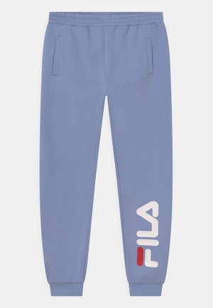 Helles blaues Sweatpants aus weichem Material, mit elastischem Bund und Seitentaschen. Auffälliges weißes und rotes FILA-Logo auf dem Bein.