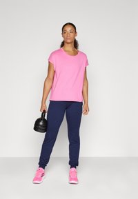 ONLY Play ONPAUBREE LIFE ON BAT LOOSE - Camiseta deportiva - azalea pink