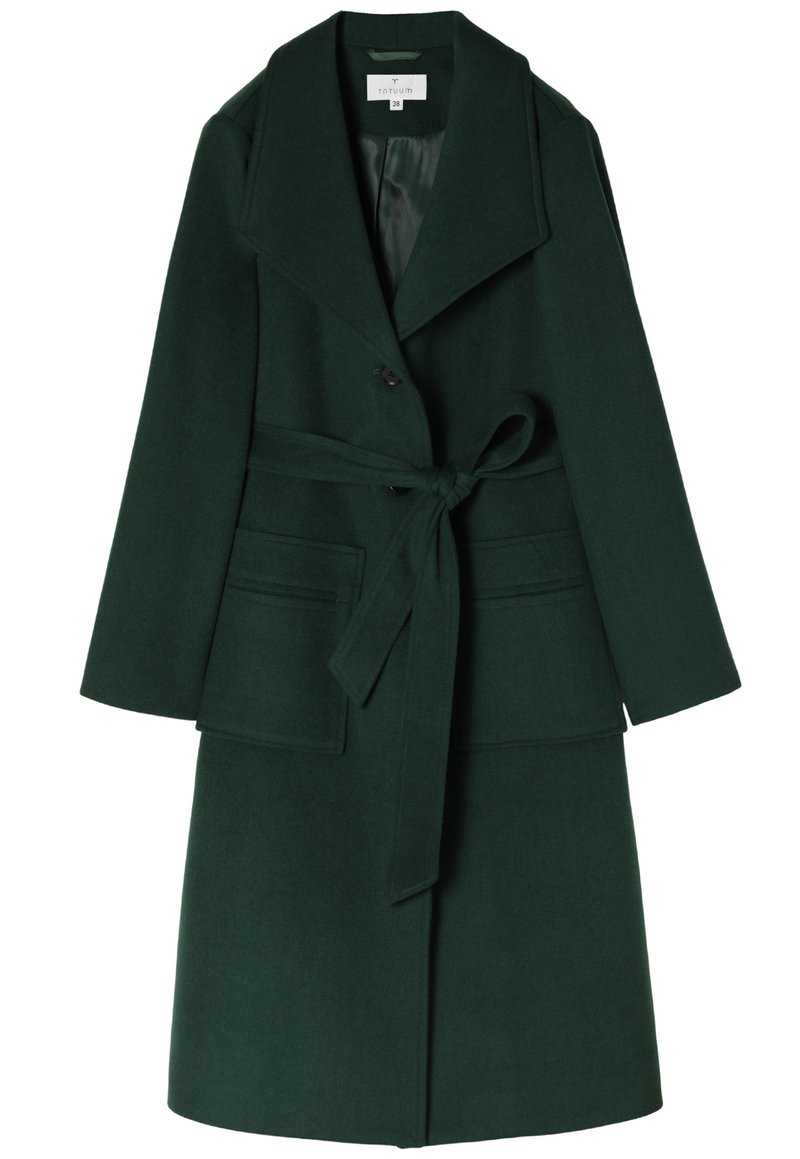 Cappotto di lana verde scuro con colletto a revers, chiusura a un bottone, vita con cintura e due tasche anteriori a toppa. Tessuto liscio, design fino al ginocchio.