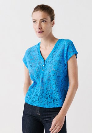 Caroll FRENCH FASHION ELEGANT MODERN - T-shirt imprimé - bleu turquoise
