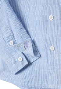 OVS STRIPED - Overhemd - white light blue