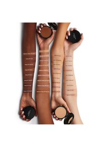 bareMinerals BAREPRO 24HR SKIN PERFECTING POWDER FOUNDATION - Foundation - fair 17 neutral