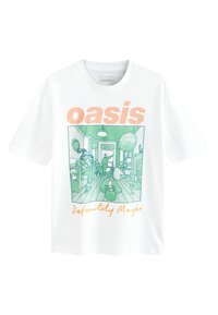 Vit bomullst-shirt med en grön och orange grafisk illustration och texten "oasis" och "Definitely Maybe" i ett lekfullt typsnitt.