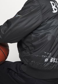 Nike Performance Chaqueta de entrenamiento - black