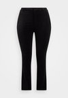 STRETCH VELVET CROPPED PANT - Calças - black