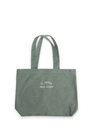 Bolsa tote de tela verde con dobles asas y texto blanco que dice ""El Ganso x Museo Thyssen"" en el frente.