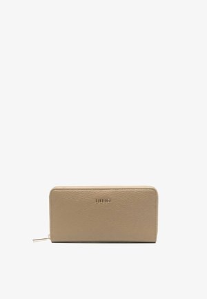 Portafoglio in pelle beige con texture, chiusura con cerniera a tutto giro con tiralampo color oro e logo "LIU JO" impresso al centro davanti.