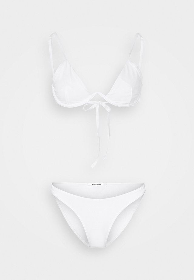 PLAIN UNDERWIRE HIGH LEG BOOMERANG BOTTOMS SET - Bikini - white