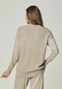 YOU LOOK PERFECT BELLA - MERINO LONG SLEEVE SWEATER WITH ROUND NECK - Strickpullover - taupe