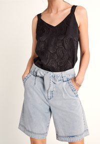comma Shorts vaqueros - blue