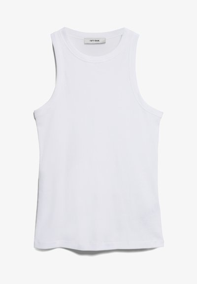 Witte geribbelde tanktop met een ronde hals en brede armsgaten. Heeft een soepele textuur en een rechte zoom. Etiket zegt "IVY OAK."