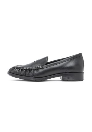 Mocassino slip-on in pelle nera con tacco basso e dettaglio arricciato sulla parte anteriore, mostrato di profilo su sfondo bianco.