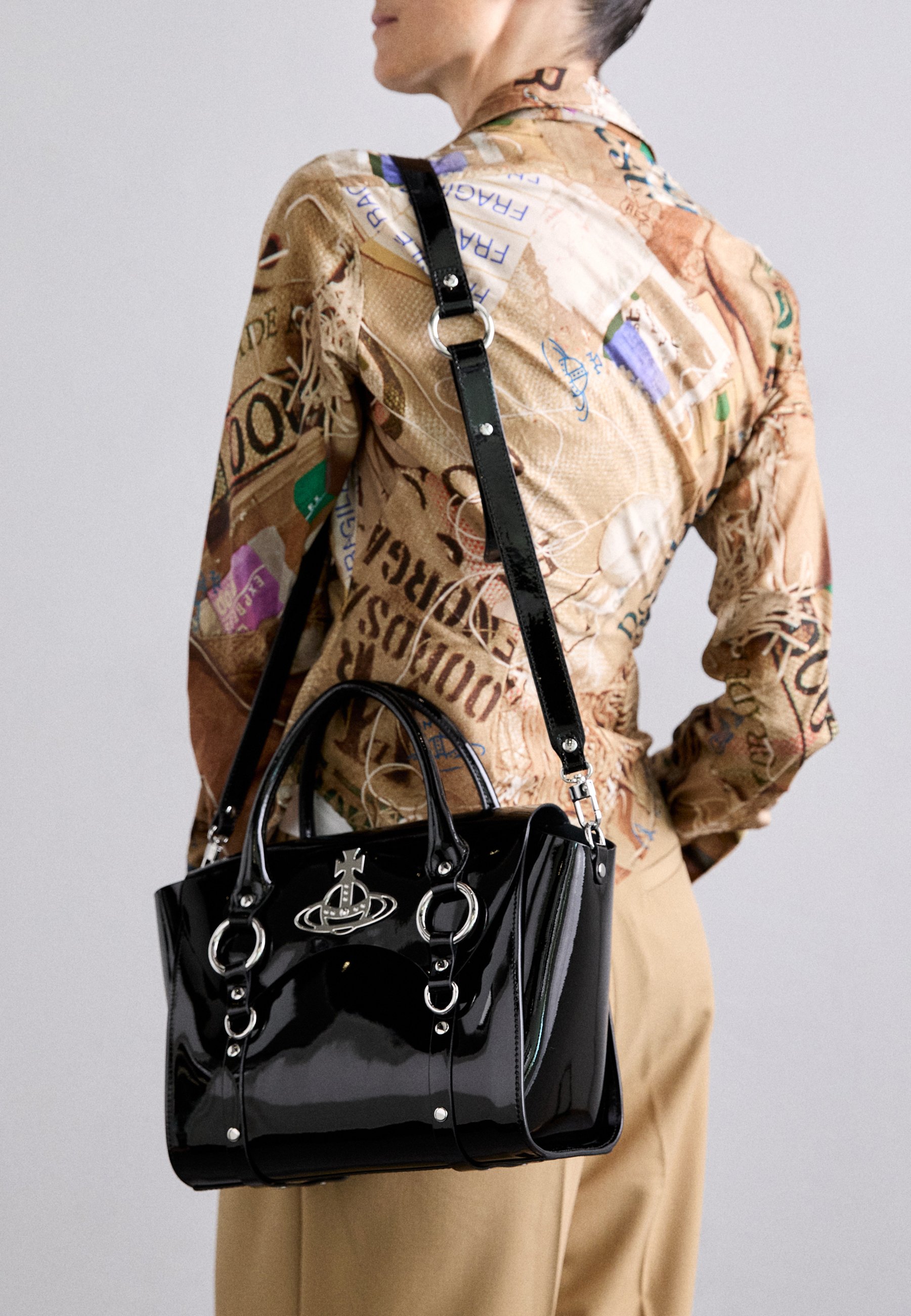 Vivienne Westwood BETTY MEDIUM HANDBAG - Handbag - black - Zalando 