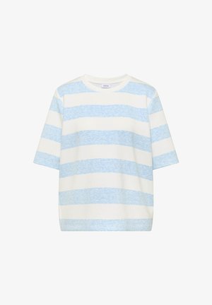 Korte mouwen shirt met brede horizontale lichtblauwe en witte strepen en een ronde halslijn.