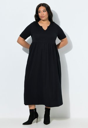 A-LINIE TUNIKA-AUSSCHNITT HALBARM TASCHEN - Robe en jersey - black