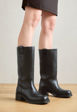 ANNELI - Platform boots - black