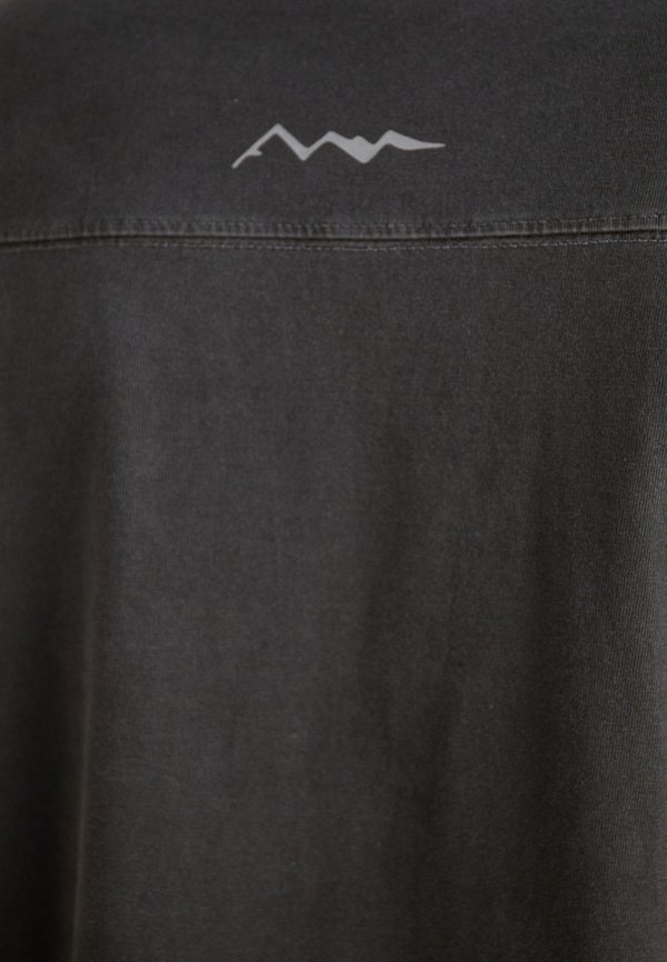 ARMOR - Long sleeved top4