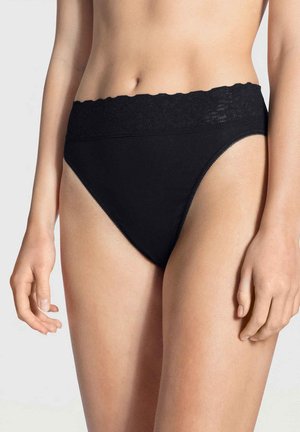 Black high-waisted underwear with a scalloped waistband. Made from soft fabric, it features smooth edges and a classic design.