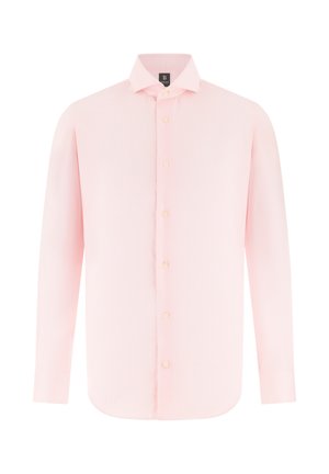Camisa de vestir para hombre de manga larga en color rosa claro con cierre de botones y cuello clásico, presentada sobre un fondo blanco.