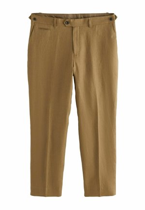 Herren Khaki schmal zulaufende Hose mit Vorderknopf, Reißverschluss, Gürtelschlaufen und Seitentaschen, auf weißem Hintergrund dargestellt.