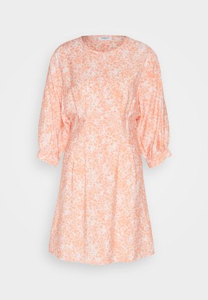 MSCH Copenhagen LAVINIA LADONNA 3/4 DRESS - Nappali ruha - salmon