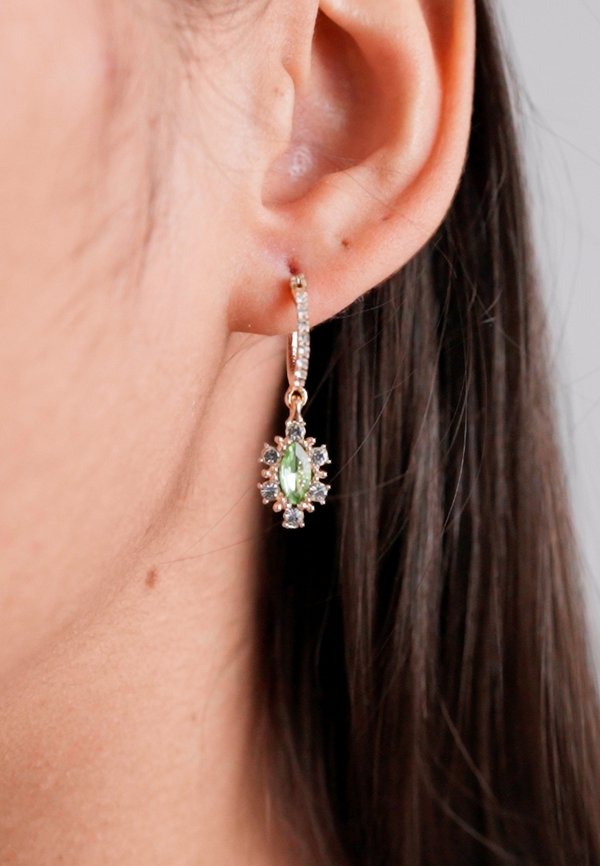 HUGGIE PEAR DROP  - Earrings3