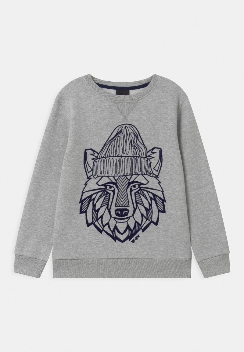Graues Sweatshirt mit langen Ärmeln, vorne mit einem stilisierten Wolf in dunkelblauer Linienzeichnung, der eine gestrickte Mütze trägt.