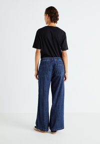 GAP UTILITY EASY MALA - Wide leg - dark indigo