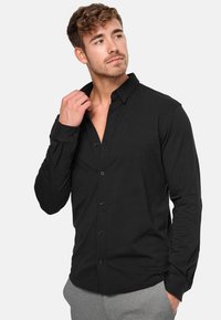 LANGARM THEO - Vapaa-ajan kauluspaita - black