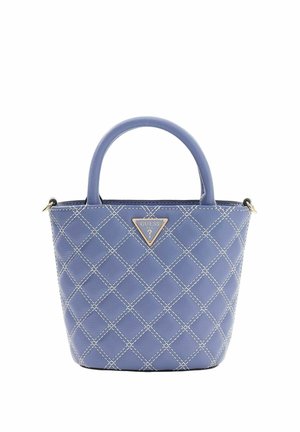 Sac à main bleu matelassé en matériau synthétique, avec un logo doré triangulaire, des poignées courtes et des coutures blanches contrastantes.