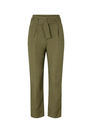 Pantalon taille haute vert olive avec ceinture en tissu, plis sur le devant et coupe droite, présenté sur un fond blanc.