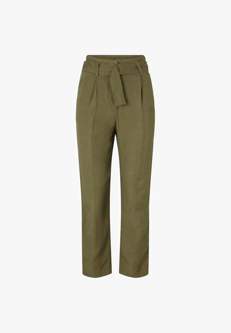 Pantalon taille haute vert olive avec ceinture en tissu, plis sur le devant et coupe droite, présenté sur un fond blanc.