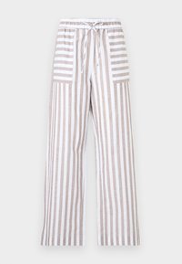 Δεν επιλέχθηκε, nocciola