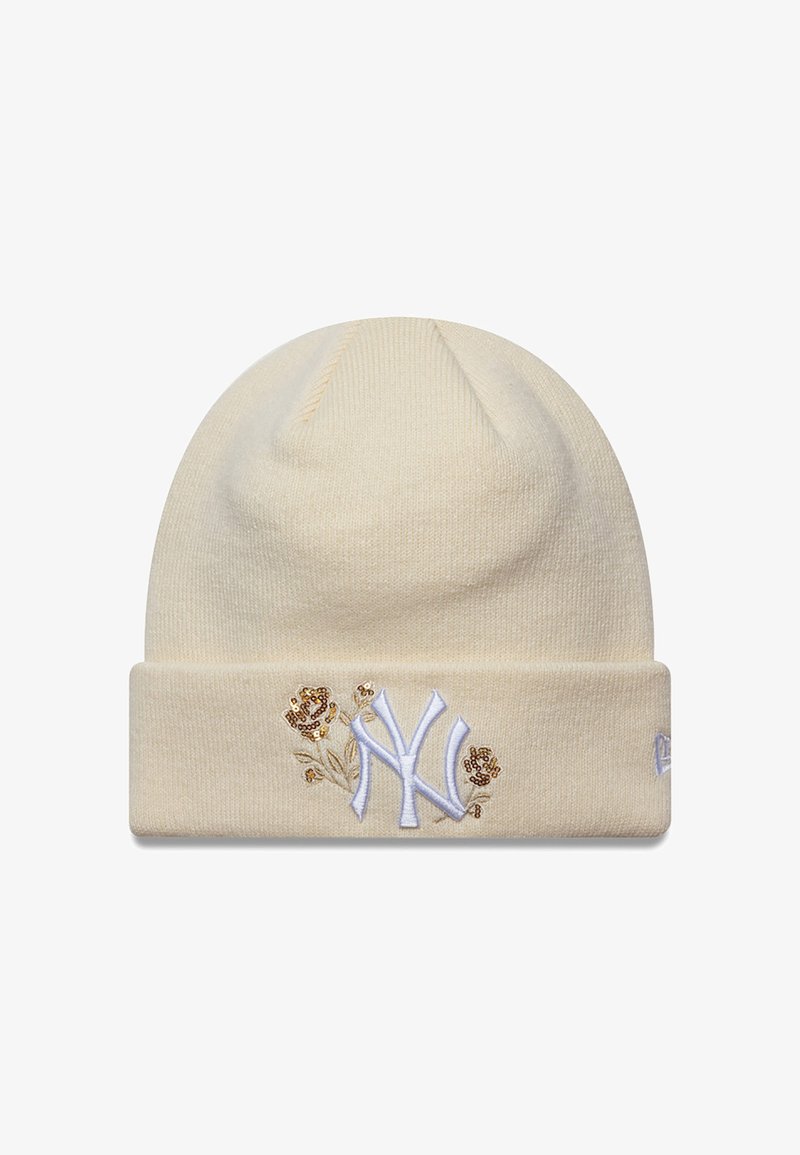 Cappello di lana a maglia crema con risvolto, logo "NY" bianco e ricami floreali in paillettes dorate sul risvolto.