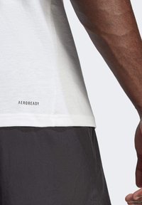 adidas Performance ESSENTIALS FEELREADY - Sportska majica - white   black