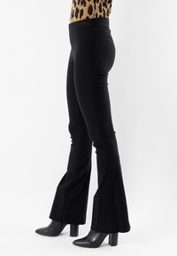 MESANGE Pantaloni - nero