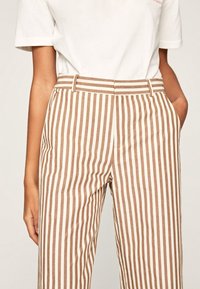 Pepe Jeans Tygbyxor - brown