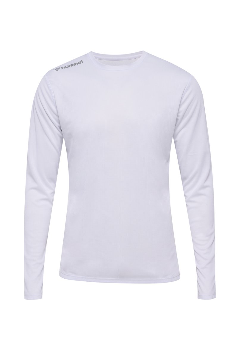 Langärmliges weißes Sportshirt mit strukturierter Oberfläche und grauem Logo auf der linken Schulter. Rundhalsausschnitt und taillierte Passform.