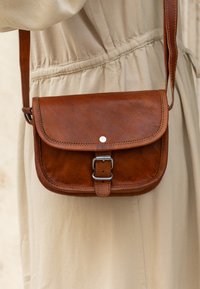 Gusti Leder MARY XS - Borsa a tracolla - brown