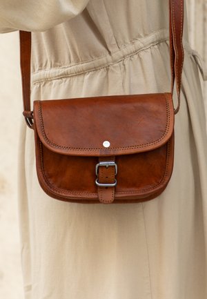 Gusti Leder MARY XS - Sac bandoulière - brown