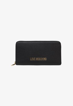 Carteira de couro preto com fecho em zíper. Apresenta o logótipo em relevo "LOVE MOSCHINO" em dourado, superfície texturizada e forma retangular elegante.