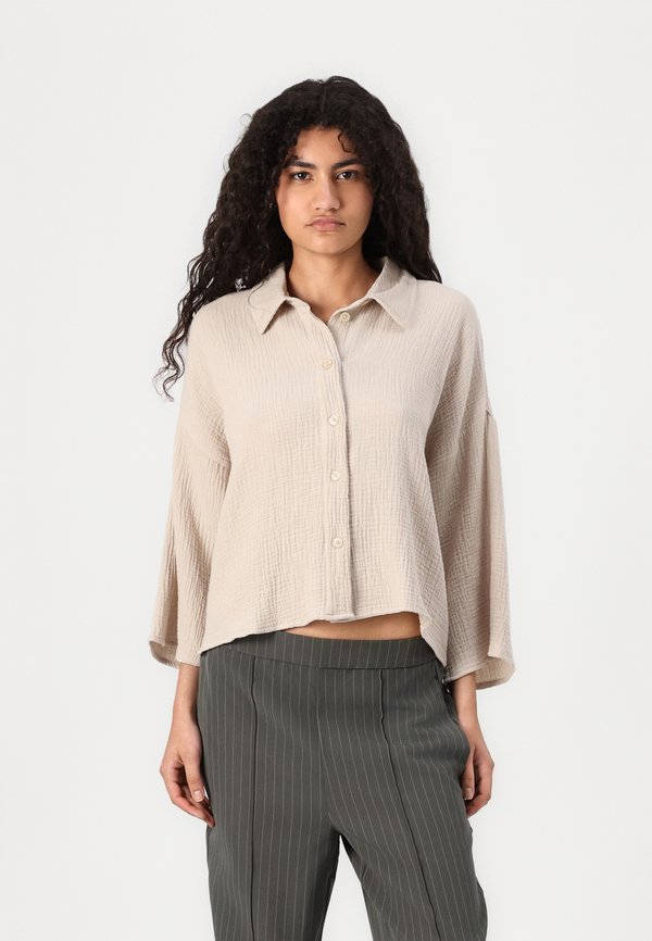 VMNATALI CROP SHIRT - Button-down blouse
