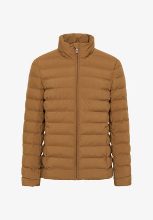 Jachetă puffere maro cu guler înalt, design matlasat orizontal, închidere cu fermoar frontal și textură netedă. Fără buzunare vizibile.