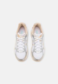 ASICS SportStyle GEL 1130 - Baskets basses - white/dune