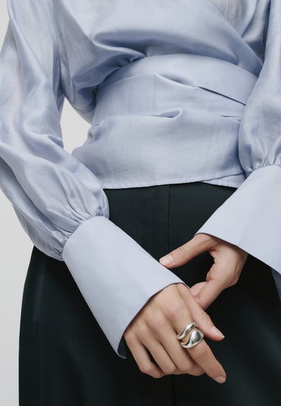 IVY OAK ELOISE MAY - Blusa - blue smoke