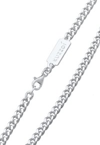 Collana con catena d'argento a maglie ovali lisce, dotata di chiusura a moschettone e una targhetta rettangolare incisa con "Kuzzoi".