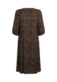 Šaty s leopardím vzorem, krátké balónové rukávy, ke kolenům, lehká tkanina, hnědo-černá barevná kombinace, uvolněný střih, decentní splývavá textura.